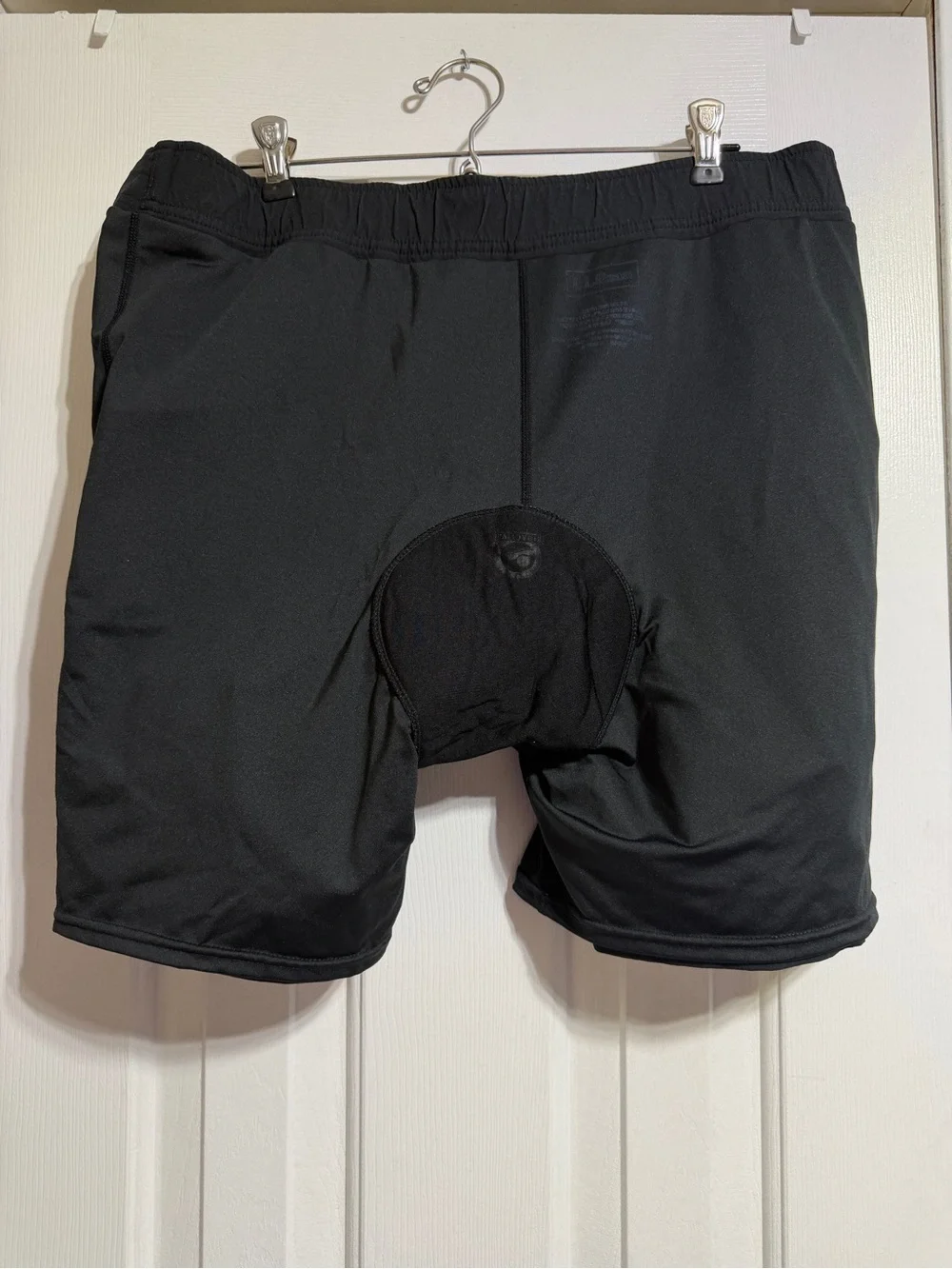 L.L. Bean men’s black padded cycling biking double layer shorts size Large